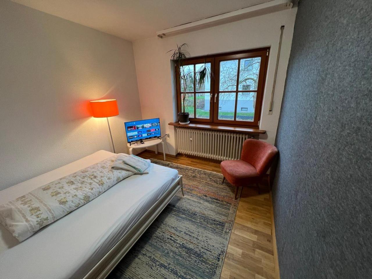 1,5-Zimmer Mit Duschbad, Gartenblick, Kuehlschrank Heroldsberg Екстериор снимка